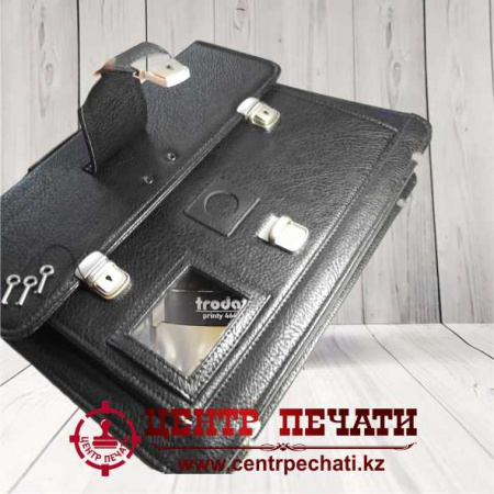 Портфель для хранения секретных документов 3-х секционный